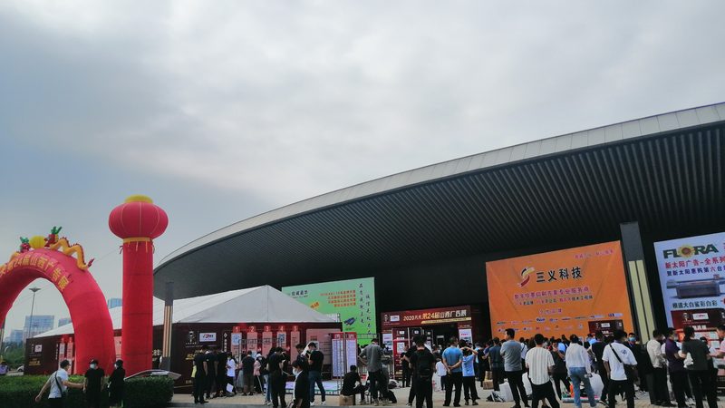 便利店招牌，亚克力与铝塑板谁更胜一筹？**